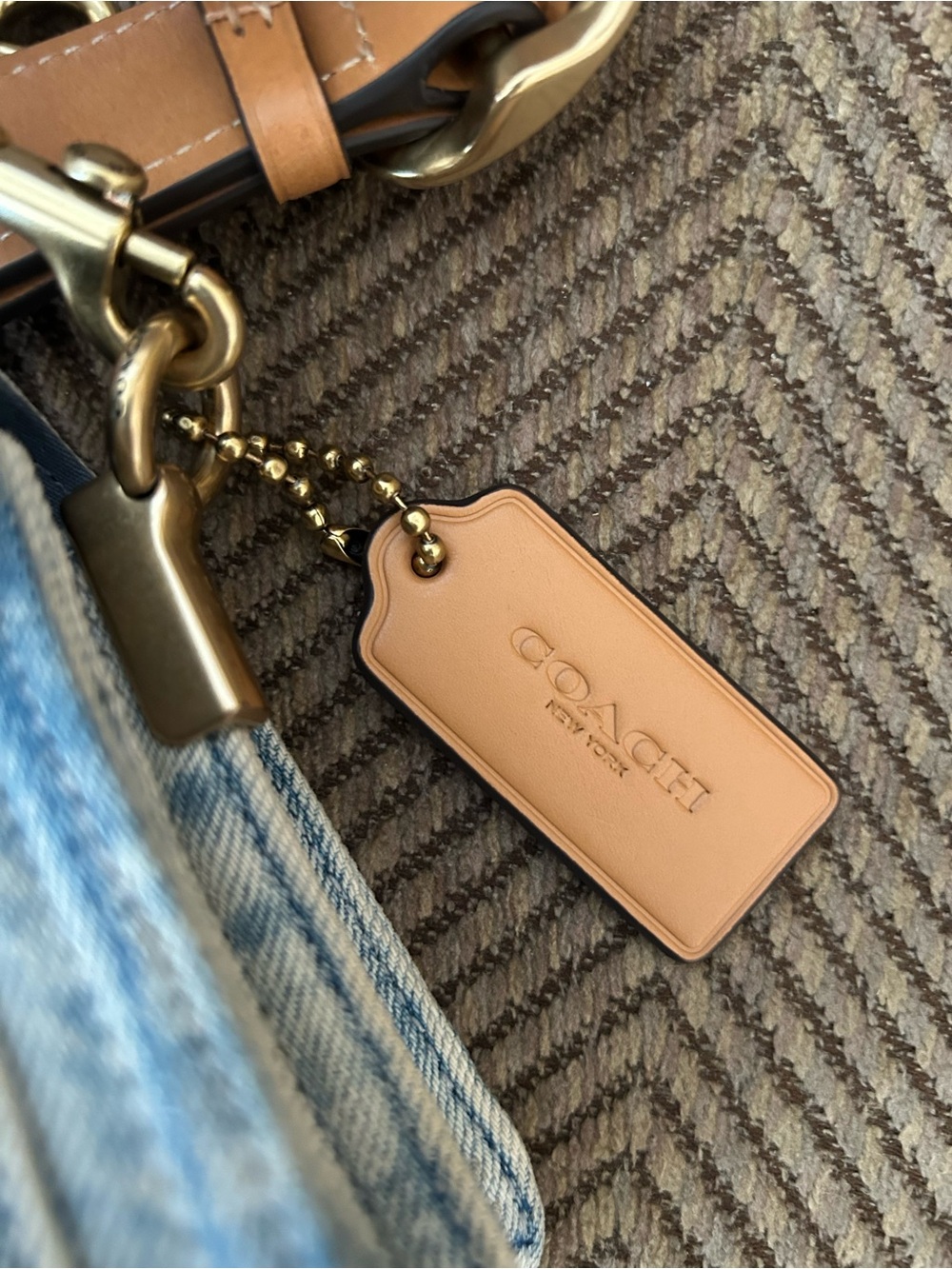 Coach Tabby Shoulder Bag 20 cherry embroidery - Picture 5 of 10